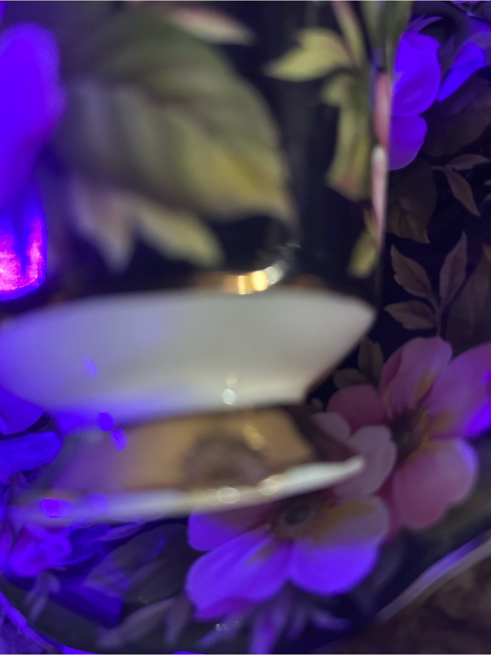 Royal Albert Alberta Rose Tea Cup & Saucer set - Picture 8 of 8